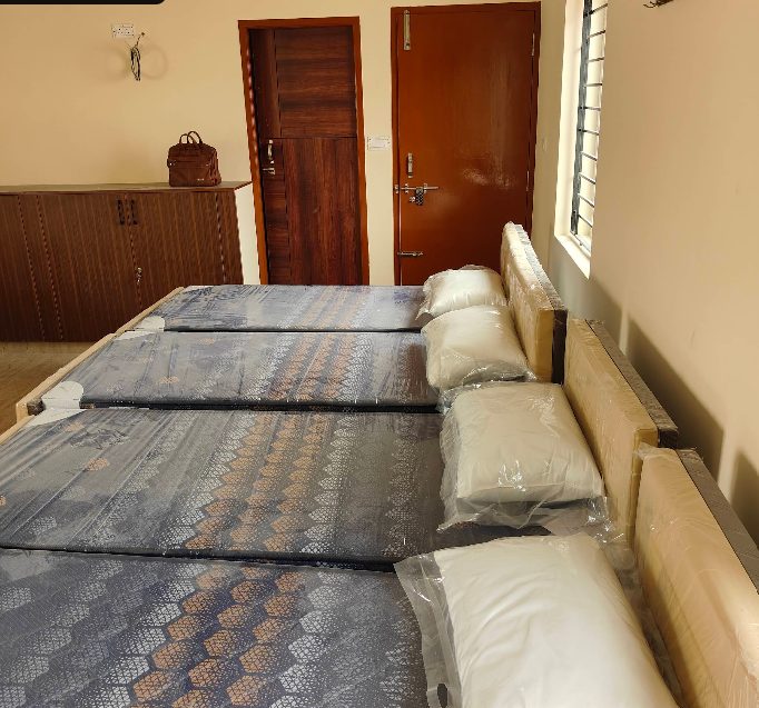 RentHub Verified Property — Ladies PG in Velachery — photo 3