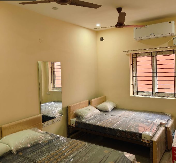 RentHub Verified Property — Ladies PG in Velachery — photo 4